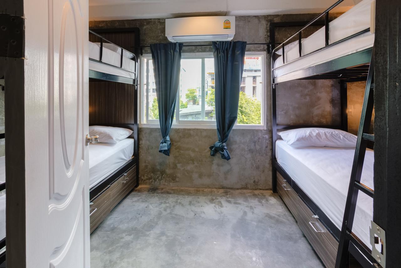 Revolution Hostel Asoke Bangkok Dış mekan fotoğraf