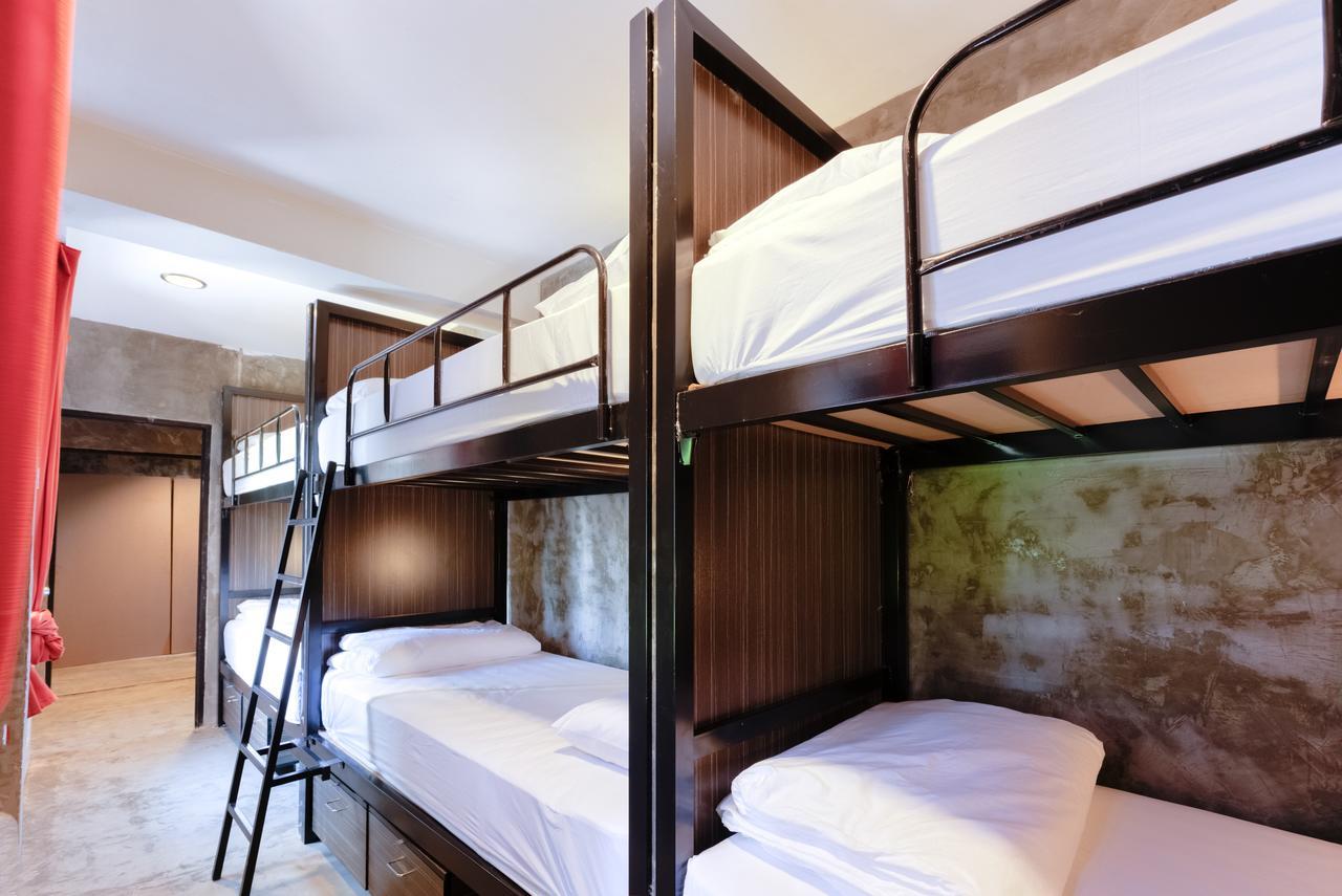 Revolution Hostel Asoke Bangkok Dış mekan fotoğraf